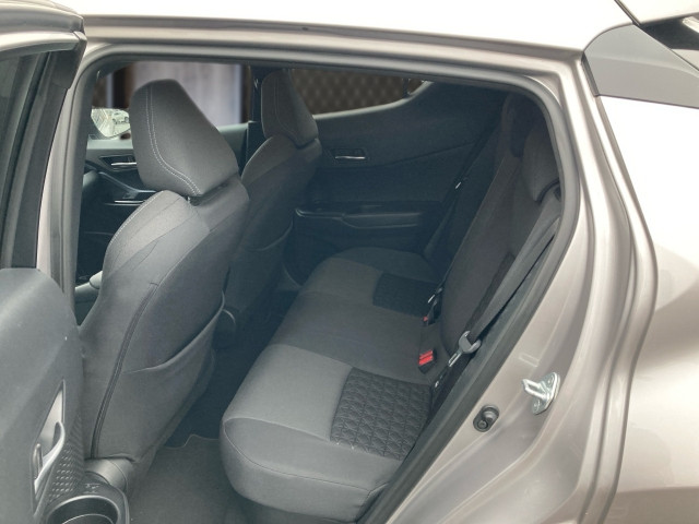 Bild 8: Toyota C-HR - 1,8 l Hybrid 4x2, Club, CVT