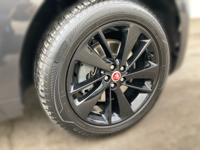 Bild 4: Jaguar F-Pace R-Dynamic SE