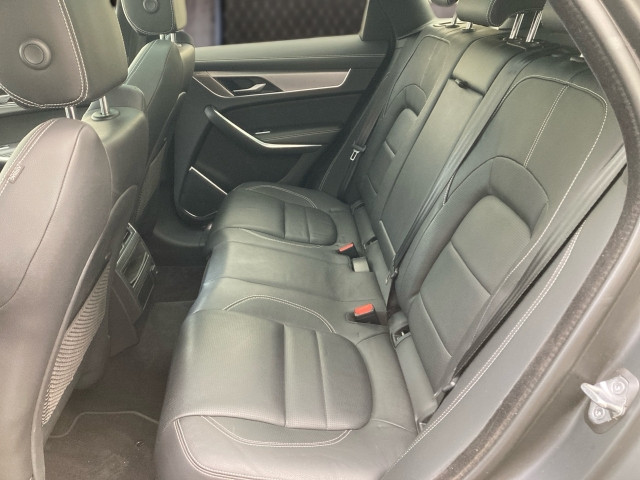 Bild 8: Jaguar F-Pace R-Dynamic SE