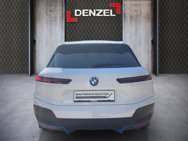 Bild 10: BMW PKW i-Serie iX xDrive50 105kWh