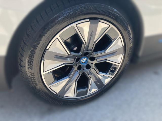Bild 4: BMW PKW i-Serie iX xDrive50 105kWh