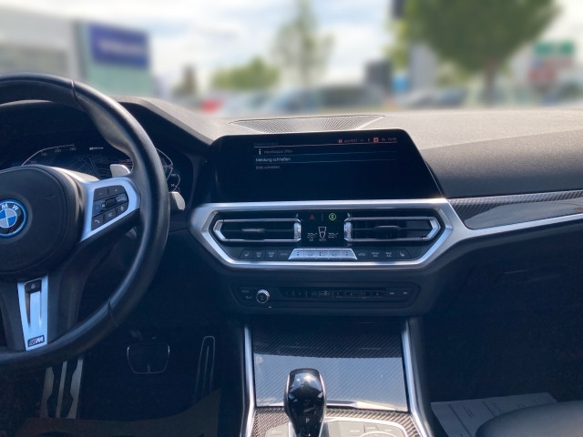 Bild 7: BMW 330e PHEV xDrive Aut
