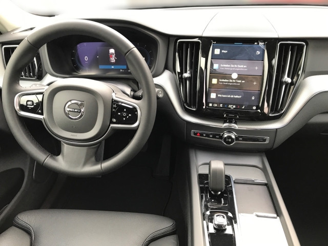 Bild 6: VOLVO PKW XC60 Plus, B4 AWD Mild Hybrid, Diesel, Dark