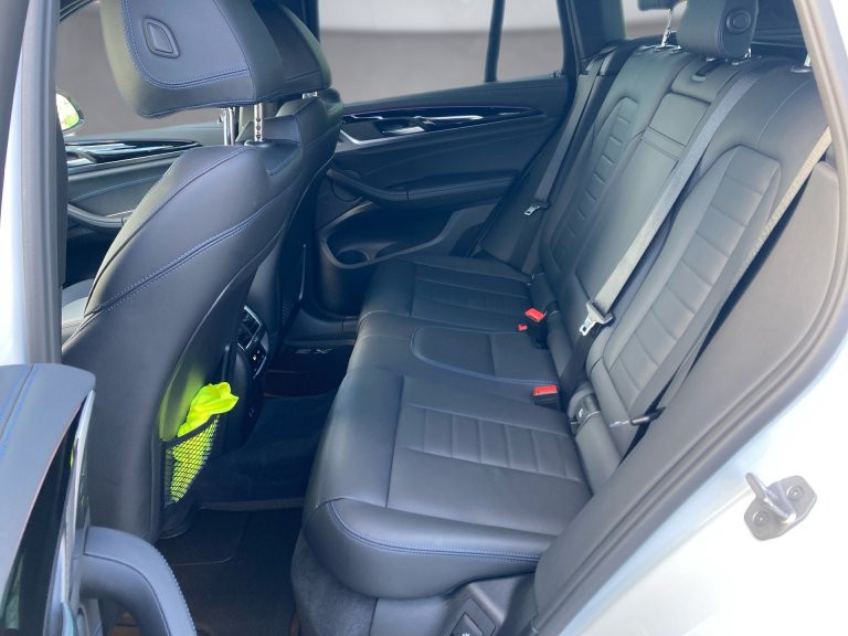 Bild 11: BMW iX3 M 73,8kWh Sport