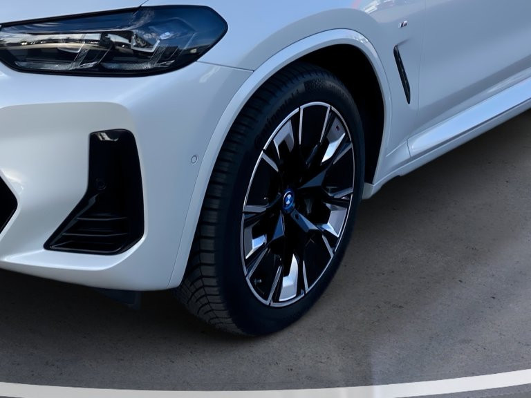 Bild 7: BMW iX3 M 73,8kWh Sport