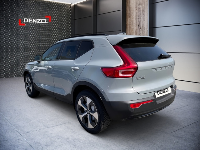 Bild 2: VOLVO PKW XC40 Plus, T2 Automatikgetriebe, Benzin, Dark