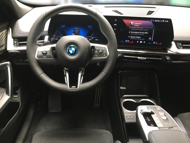 Bild 6: BMW iX1 xDrive30 U11