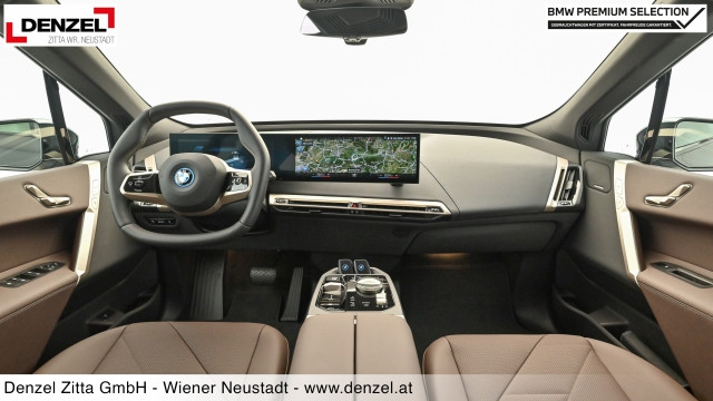 Bild 8: BMW iX xDrive40 i20