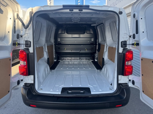 Bild 10: Toyota Proace 1,5 l, 120 PS ProWork Kastenwagen L1 Medium