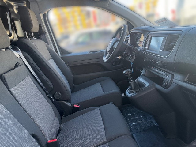 Bild 6: Toyota Proace 1,5 l, 120 PS ProWork Kastenwagen L1 Medium