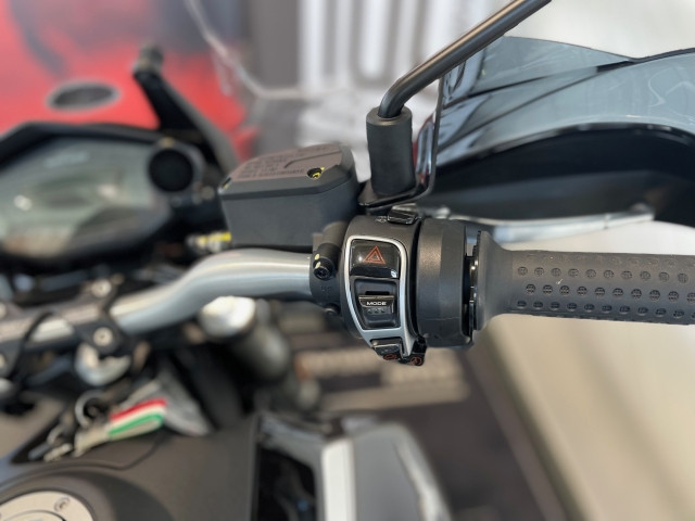 Bild 3: Moto Guzzi Motorrad Moto Guzzi V85 TT Guardia d'Onore