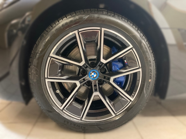 Bild 7: BMW i4 eDrive35 GC G26