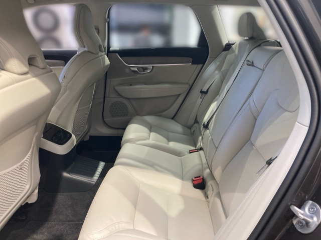 Bild 7: VOLVO PKW V90 Recharge Ultimate, T6 AWD Plug-in Hybrid, Elektrisch/Ben