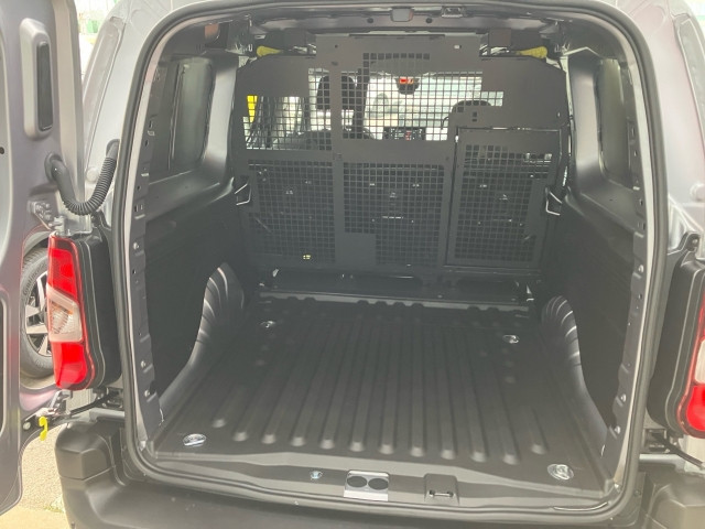 Bild 9: Fiat Transporter Doblo DoKa Serie 1 L2 BlueHDI 130 AT