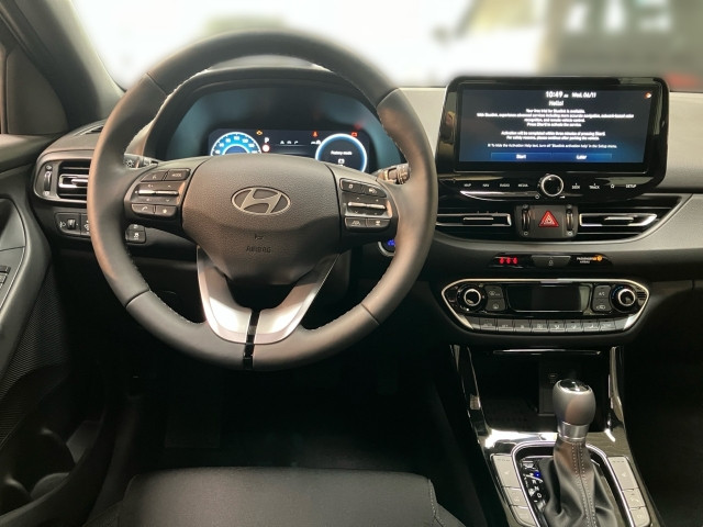 Bild 6: Hyundai i30 Fastback - PD GO Plus 1.5 TGDI DCT 48V