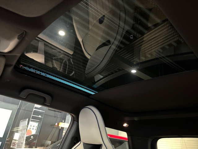 Bild 13: Mini Cooper E J01 HC0