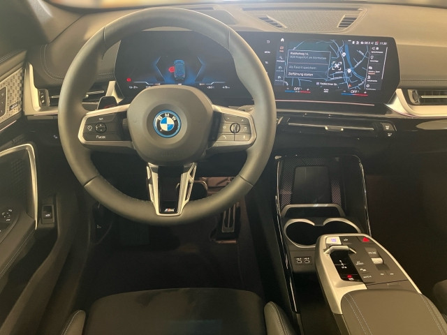 Bild 6: BMW iX1 xDrive30 U11 XE2