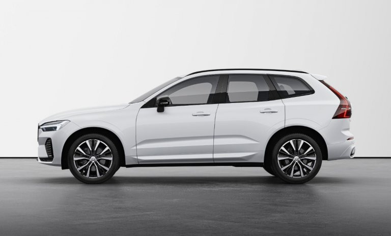 Bild 1: VOLVO PKW XC60 Plus, B4 Mild Hybrid, Benzin, Dark