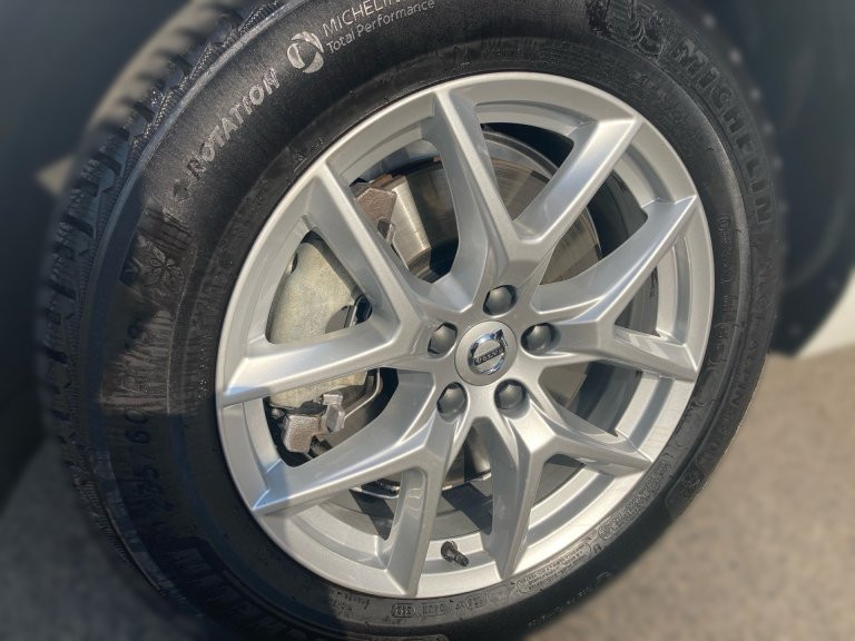 Bild 3: VOLVO PKW XC60 Plus, B4 Mild Hybrid, Benzin, Dark