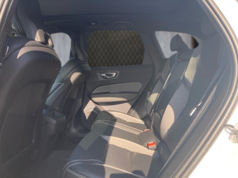 Bild 7: VOLVO PKW XC60 Plus, B4 Mild Hybrid, Benzin, Dark
