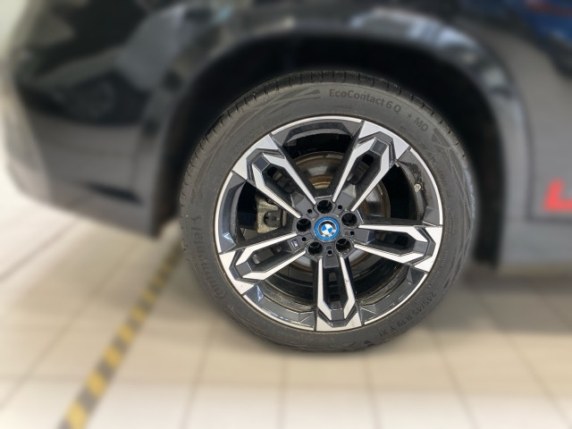 Bild 4: BMW iX1 xDrive30 U11 XE2