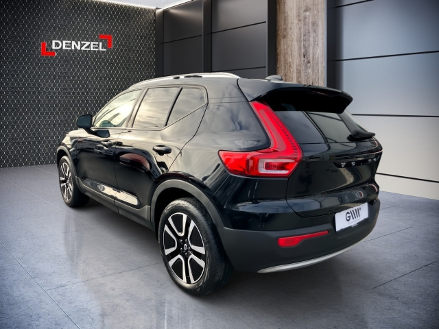 Bild 2: VOLVO PKW XC40 T2 Momentum Pro