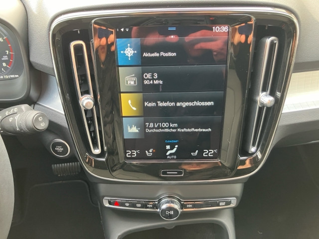 Bild 7: VOLVO PKW XC40 T2 Momentum Pro