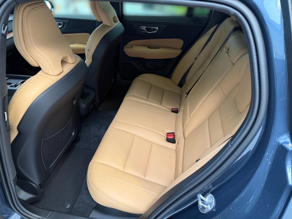 Bild 10: VOLVO PKW V60 B4 Plus Dark Blau
