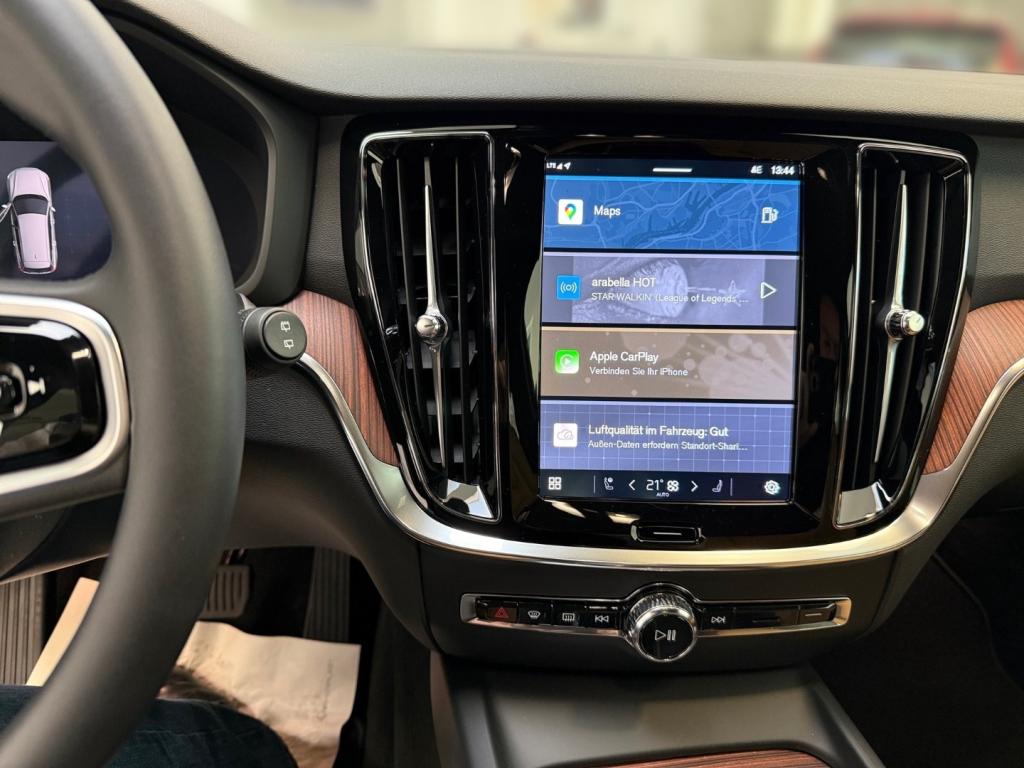 Bild 11: VOLVO PKW V60 B4 Plus Dark Blau