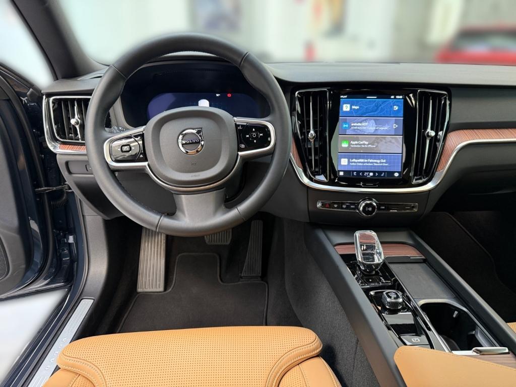 Bild 6: VOLVO PKW V60 B4 Plus Dark Blau