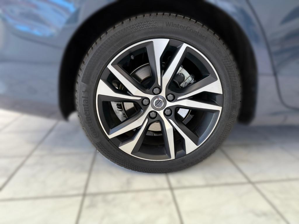 Bild 8: VOLVO PKW V60 B4 Plus Dark Blau