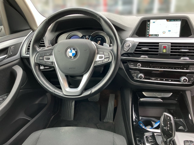 Bild 10: BMW X3 xDrive20i Advanta