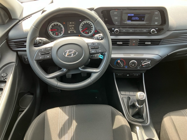 Bild 10: Hyundai Bayon i-Line 1,2 MPI