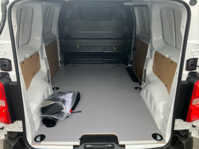 Bild 9: Toyota Proace 1,5 l, 120 PS Kastenwagen ProWork