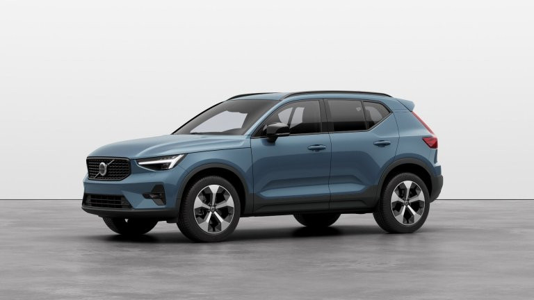 Bild 0: VOLVO PKW XC40 Plus, B3 Mild Hybrid, Benzin, Dark