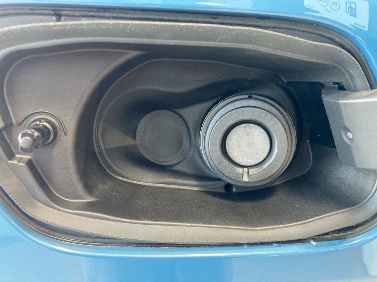 Bild 9: VOLVO PKW XC40 Plus, B3 Mild Hybrid, Benzin, Dark