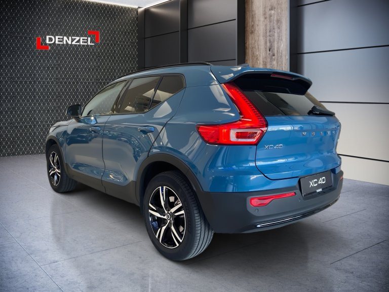 Bild 1: VOLVO PKW XC40 Plus, B3 Mild Hybrid, Benzin, Dark