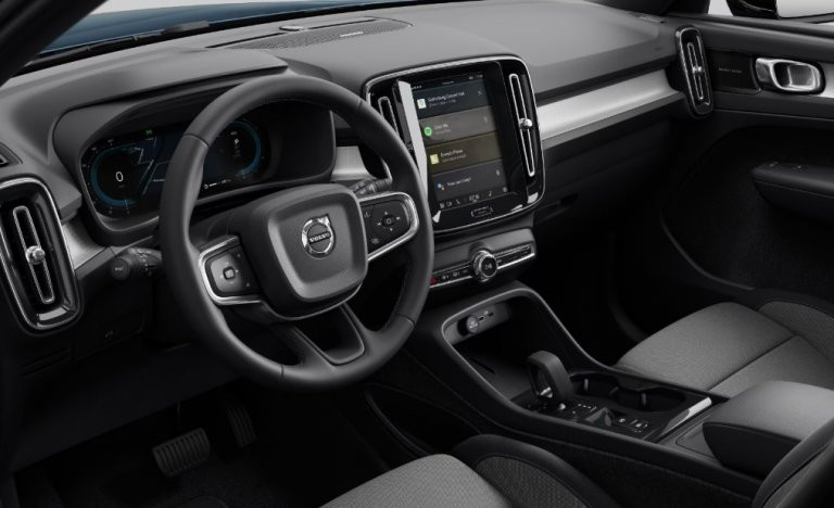 Bild 3: VOLVO PKW XC40 Plus, B3 Mild Hybrid, Benzin, Dark