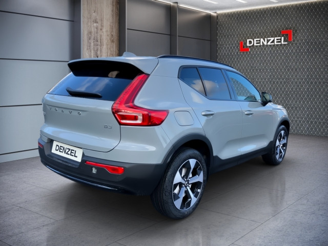 Bild 3: VOLVO PKW XC40 Plus, B3 Mild Hybrid, Benzin, Dark