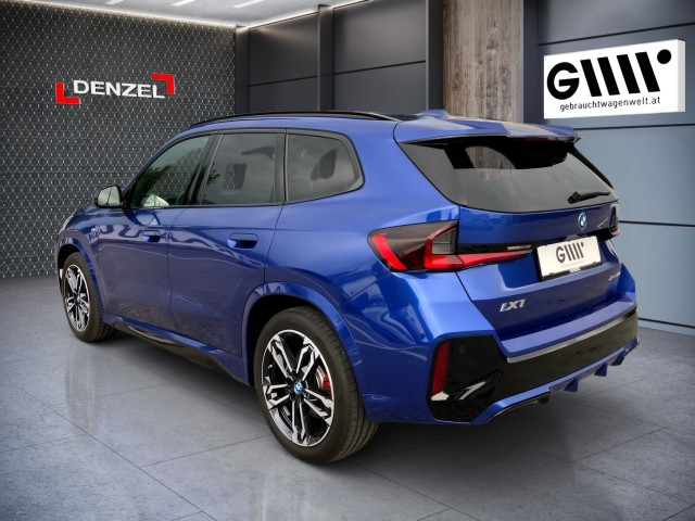 Bild 2: BMW iX1 xDrive30 U11