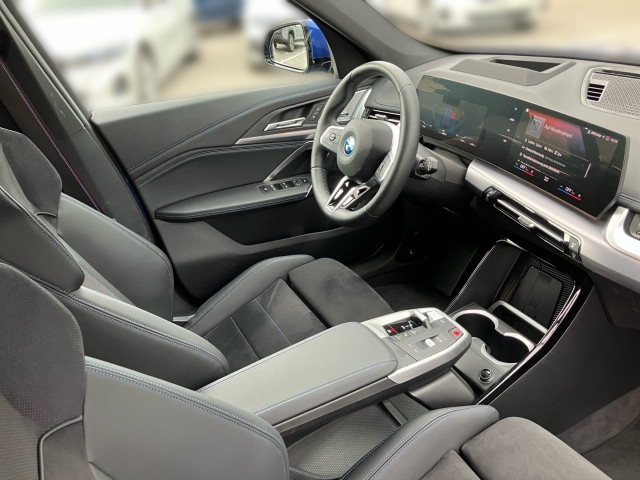 Bild 5: BMW iX1 xDrive30 U11