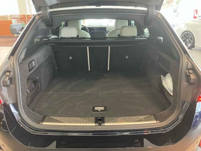 Bild 9: BMW PKW i-Serie i5 eDrive40 Touring G61