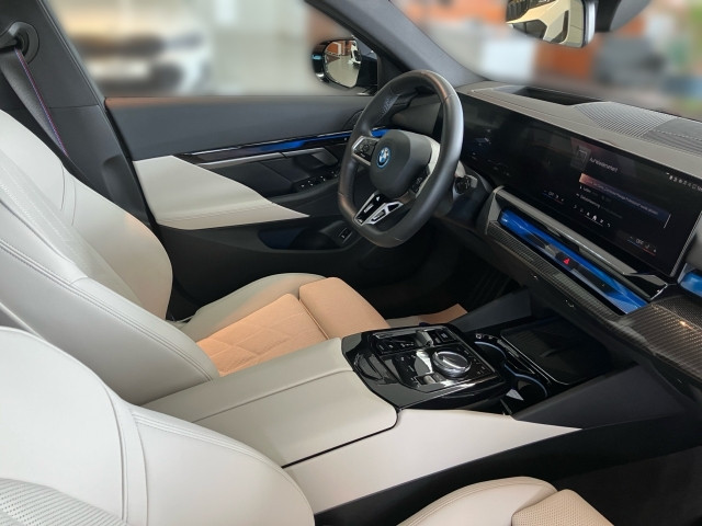 Bild 5: BMW PKW i-Serie i5 eDrive40 Touring G61