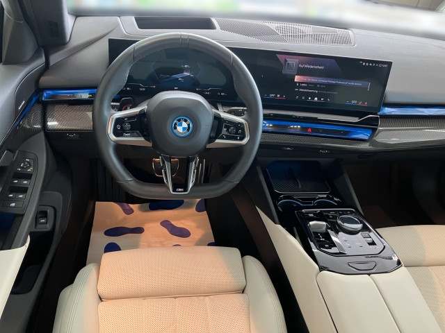 Bild 6: BMW PKW i-Serie i5 eDrive40 Touring G61