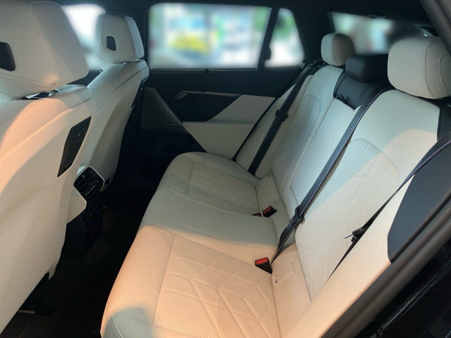 Bild 8: BMW PKW i-Serie i5 eDrive40 Touring G61