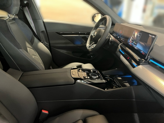 Bild 5: BMW 520d xDrive Touring G61 B47