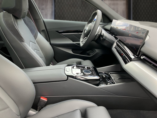 Bild 5: BMW 520d xDrive Touring G61 B47