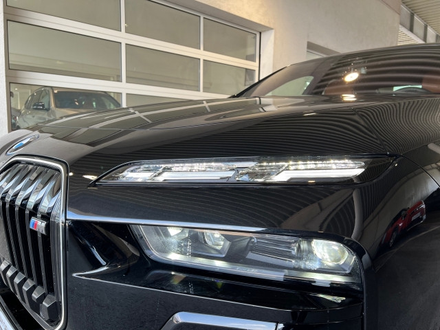 Bild 11: BMW M760e xDrive Limousine G70 XB1