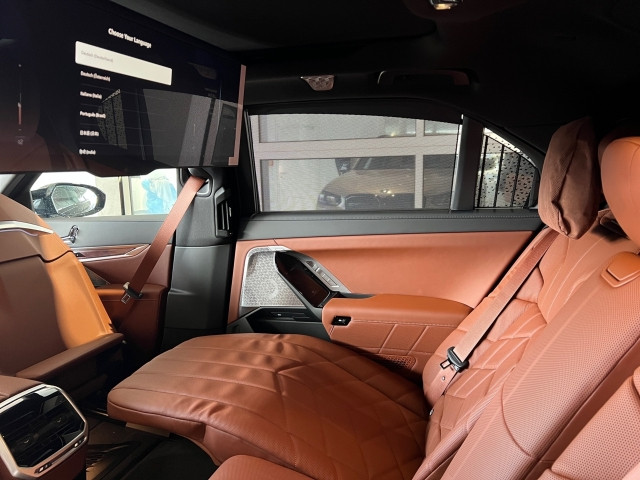 Bild 13: BMW M760e xDrive Limousine G70 XB1