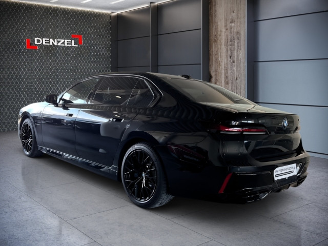 Bild 2: BMW M760e xDrive Limousine G70 XB1